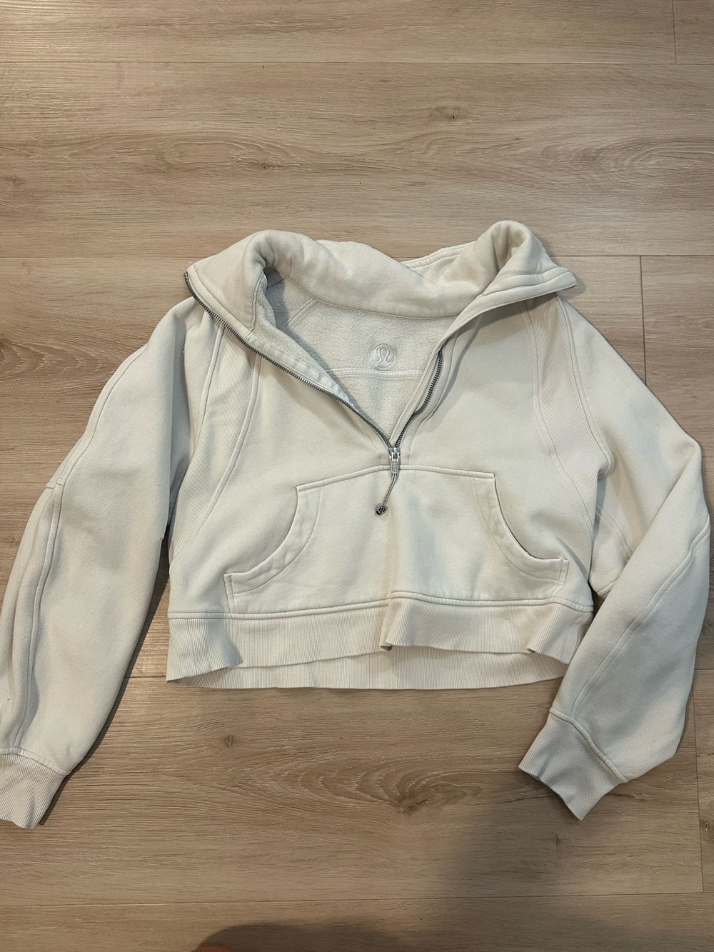 Lululemon Scuba cropped half zip